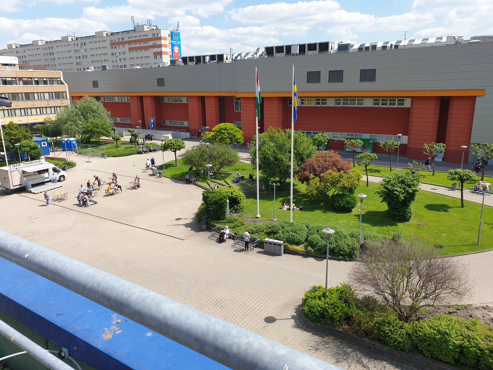 IKEA plaza zöldfelület